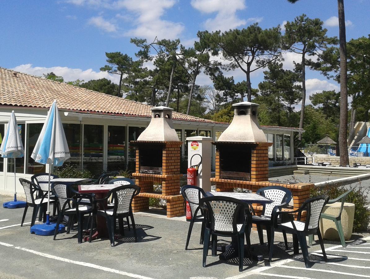 Hotel Camping Le Dauphin Saint-Georges-de-Didonne Exterior foto